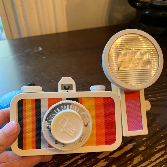 Barely used lomography film camera - Picture 4 of 8